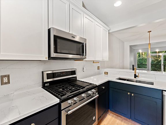5th image of 19010 68th Ave NE