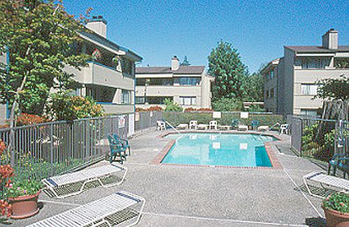4th image of 16636 Juanita Dr NE