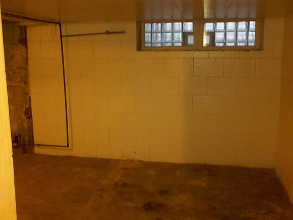 5th image of 5835 Sylvester St