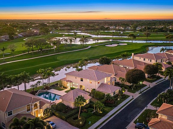 4th image of 1119 Grand Cay Drive