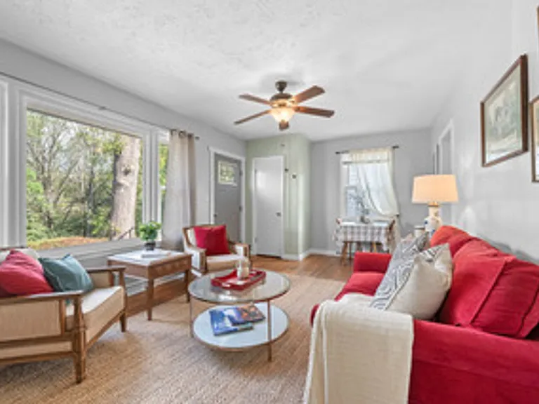 4612 Greenwood Dr — Photo 8