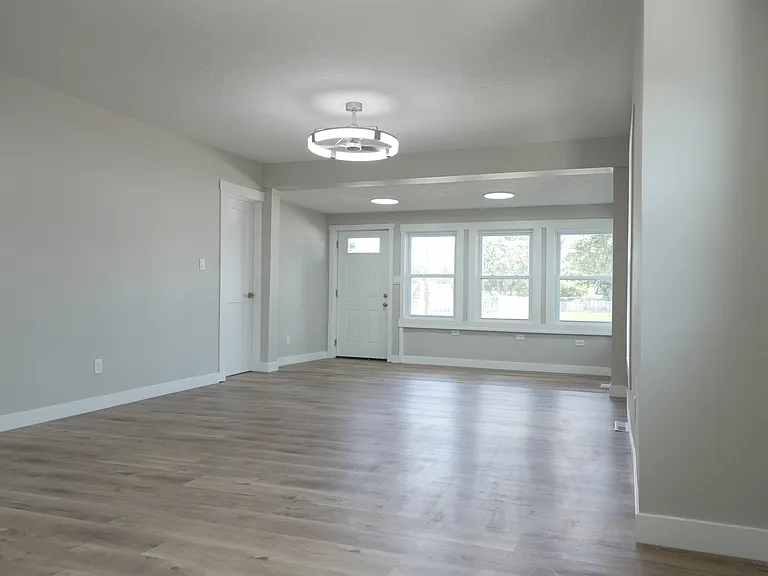 3810 2nd Ave — Photo 4