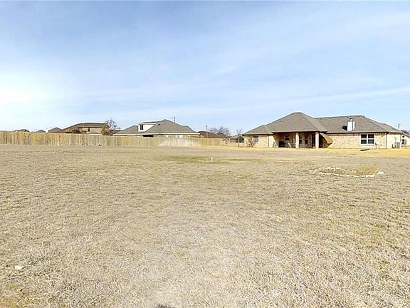3rd image of 121 Coleton Dr