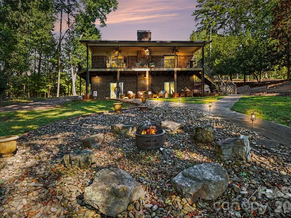 1041 Emerald Shores Rd, Mount Gilead, NC 27306
