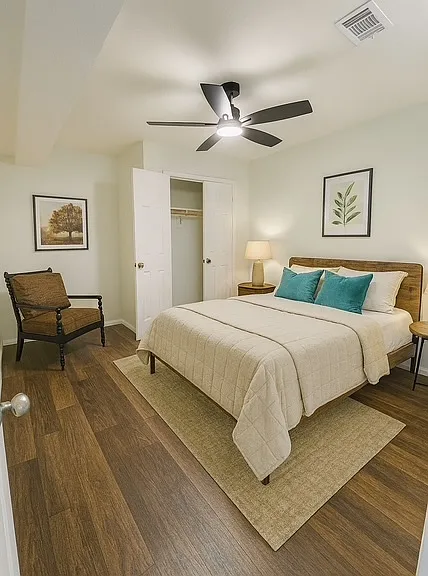 1421 Lake Shore Dr — Photo 2