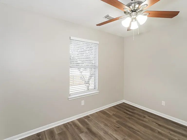 3615 Rolling Springs Ln — Photo 11