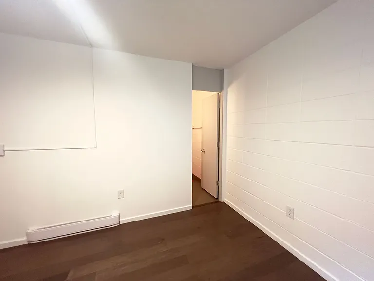 Milan Apartments — Photo 17