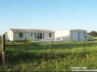 155 County Road 7751, Devine, TX 78016