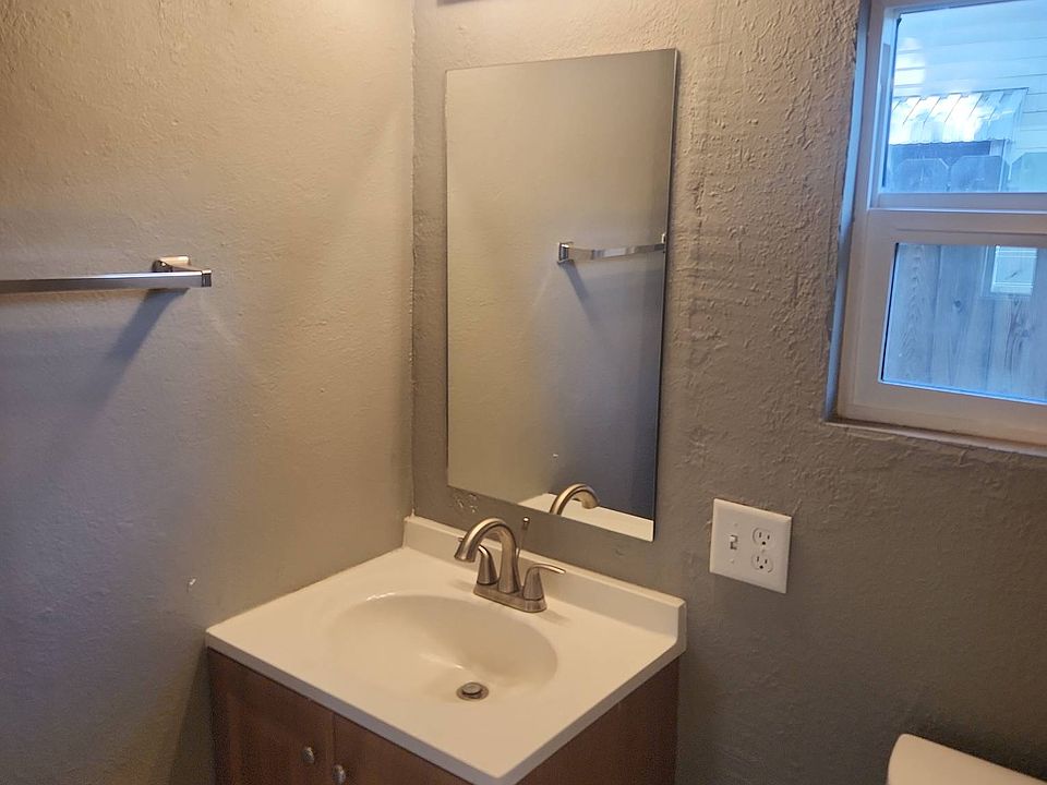 2nd image of 804 Griffin Ave Unit A