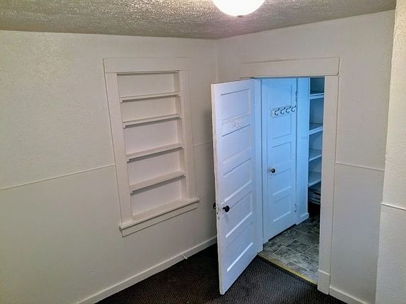 4th image of 2913 4th Ave S
