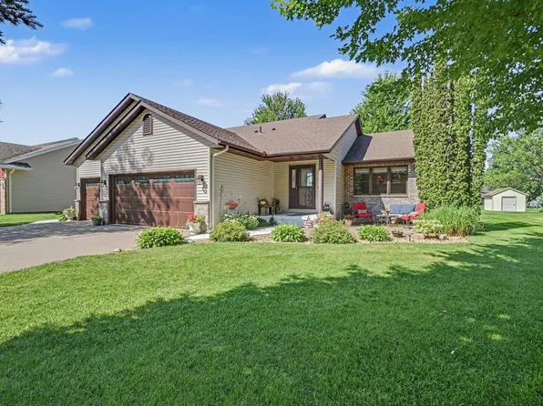 207 10th Ave NW, Lonsdale, MN 55046