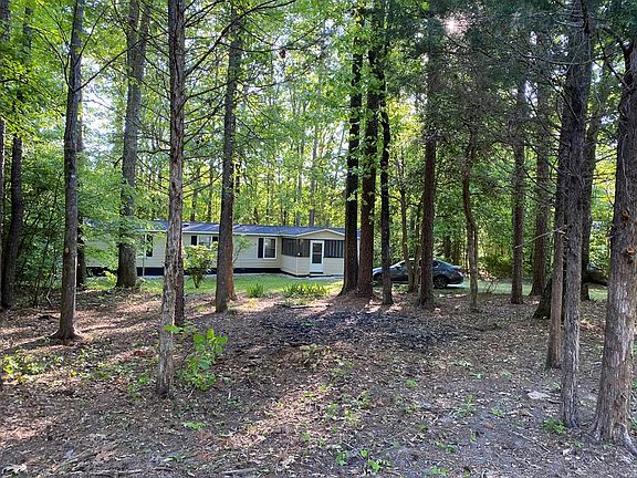 4th image of 127 Almond Ct