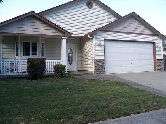 2nd image of 10208 NE 10th St