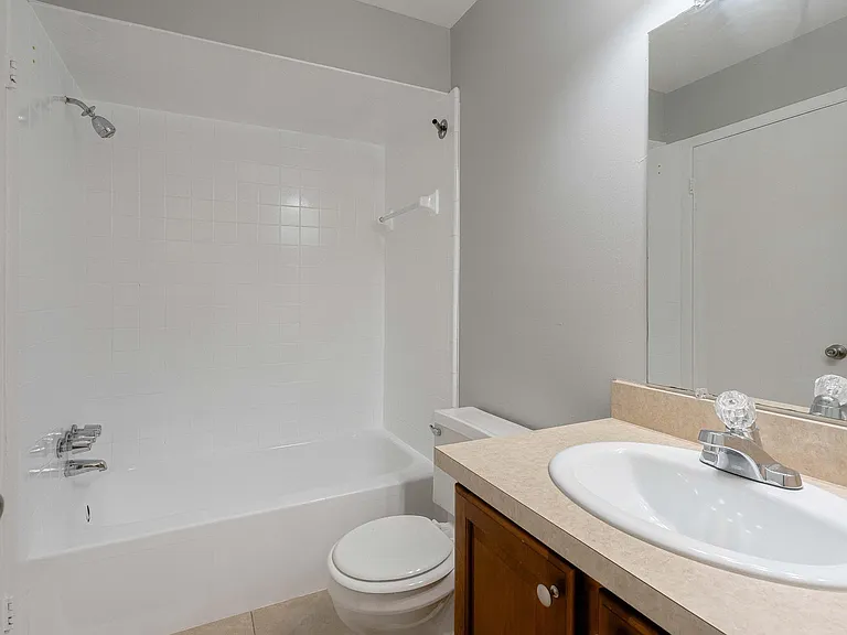South Glen — Photo 15