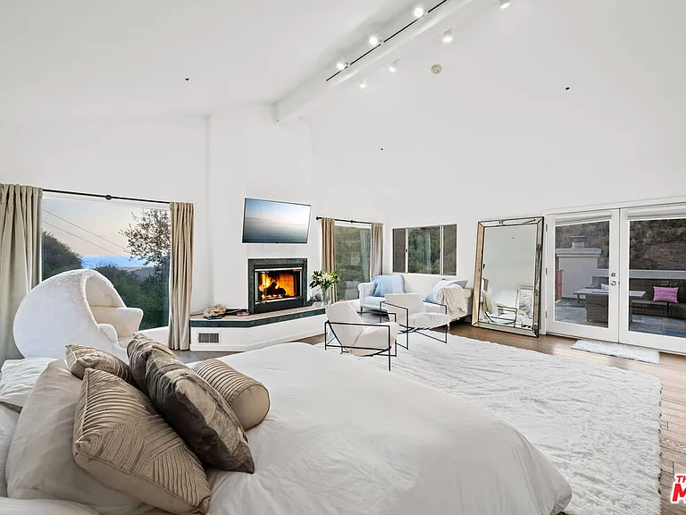 4345 Escondido Trl — Photo 26