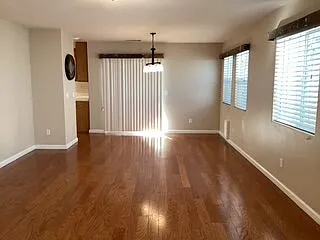2408 W Valley Vis — Photo 2