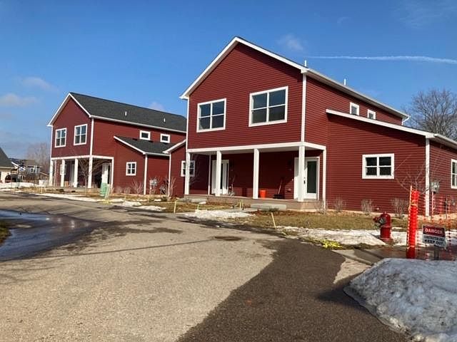 1st image of 560 Little Lake Dr #44
