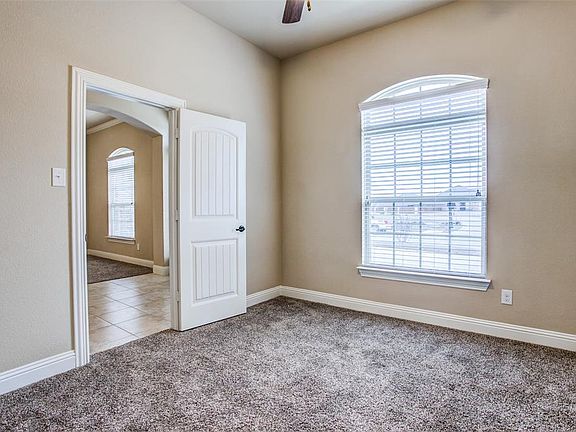 4th image of 3024 Guadalupe Dr