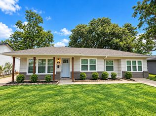 306 Wisteria St, Lake Jackson, TX 77566