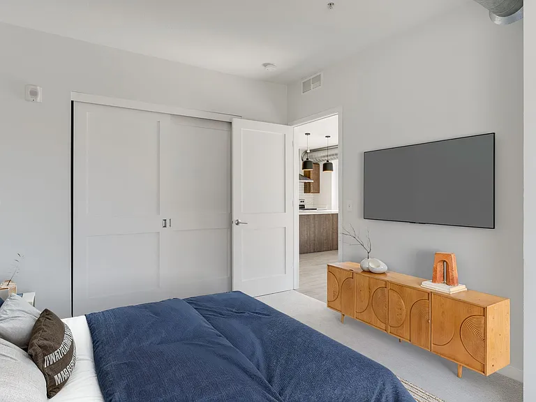 Loring - 2 Bed / 2 Bath - 1,010-1,045 Sq.Ft.