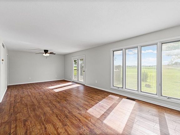 5th image of 36 Hubbard Pl