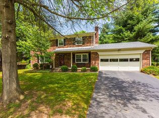 691 Longwood Rd, Lexington, KY 40503