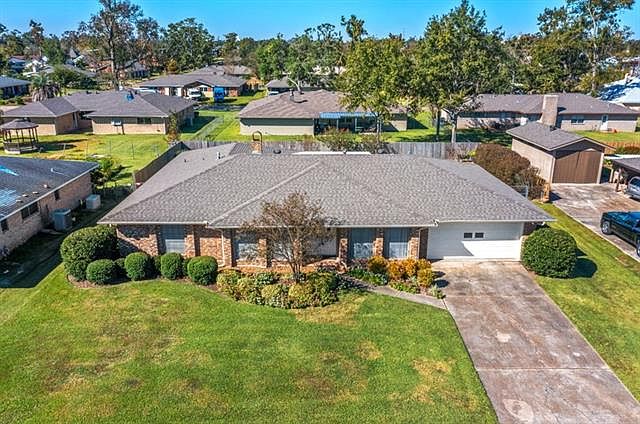 1st image of 3524 Lois Ln #L