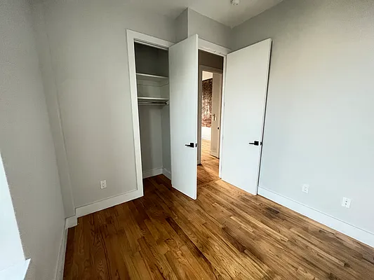 Rented by Evergreen Realty & Investments | media 10