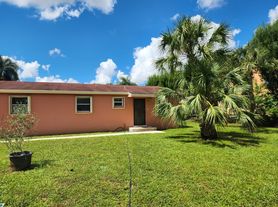 2523 NW 175th Ter, Miami Gardens, FL