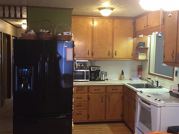 5th image of 65 Longfellow Dr