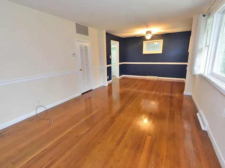 312 Oakdale Rd — Photo 12