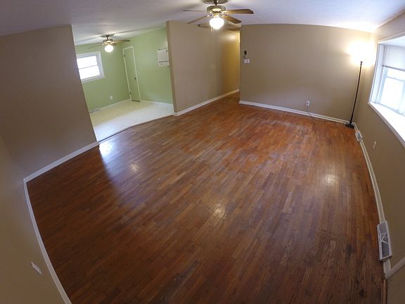 2nd image of 1003 W Willow St