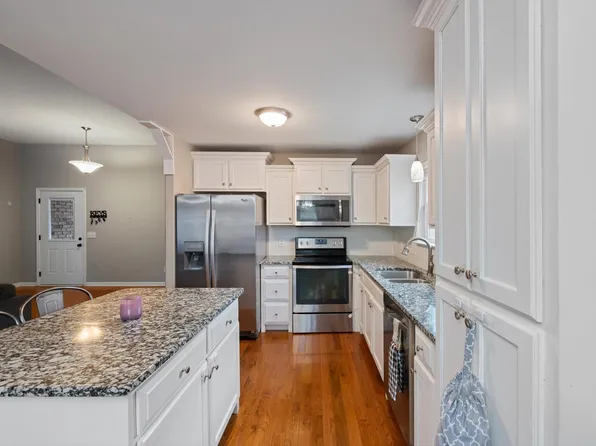 406 Hobbs Dr, White House, TN 37188