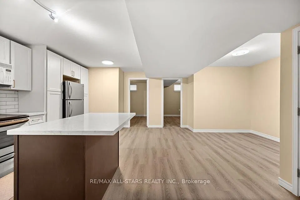 2 bed, $1,900 — Photo 4
