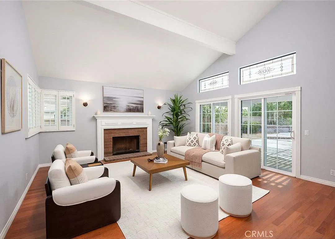4 bed, 2455 sqft, $5,200 — Photo 1