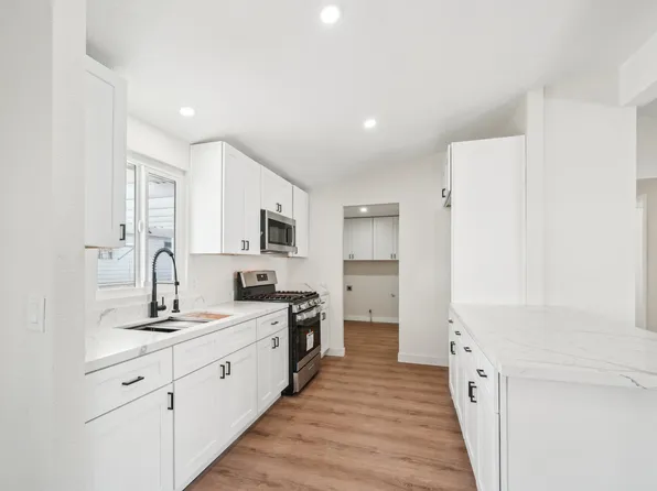 73300 Broadmoor Dr, Thousand Palms, CA 92276