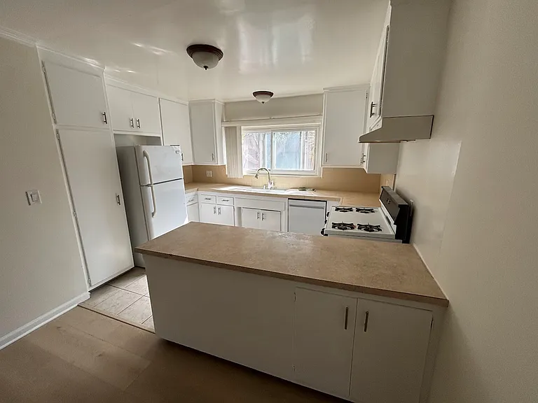 8330 W Manchester Ave — Photo 11