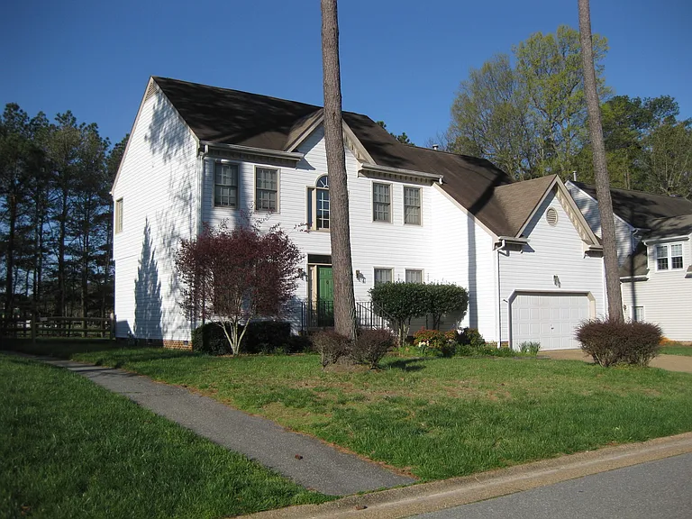 104 Runaway Ln — Photo 1
