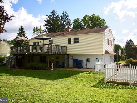 3rd image of 1125 Green Hill Ln