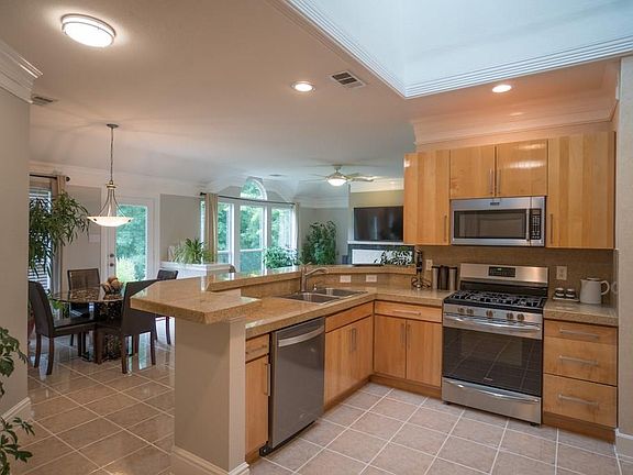 4th image of 1313 Meadowbrook Dr