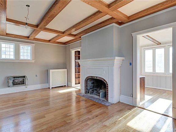 4th image of 36 Jefferson Ave