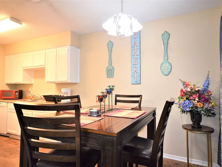4909 Jamesway Rd — Photo 8
