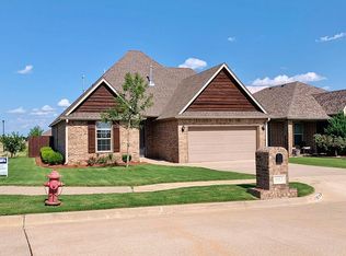 902 SW 81st St, Lawton, OK 73505