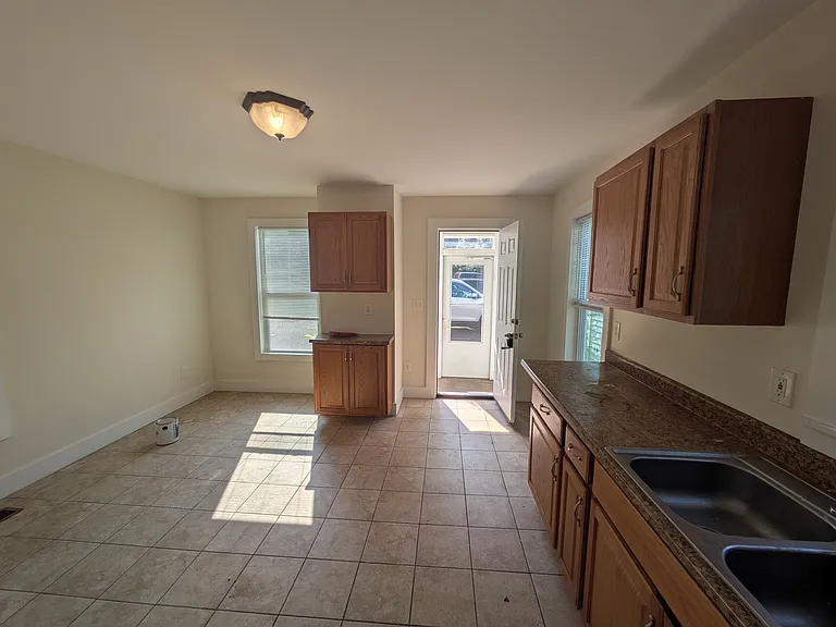 86 Prospect St #A — Photo 2