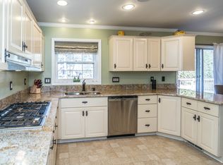 4014 Nearbrook Rd, Bloomfield Hills, MI 48302