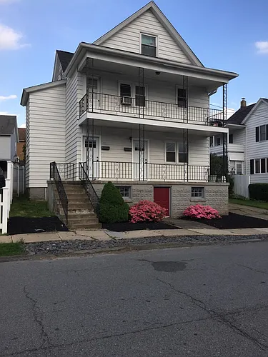 321 Smith St #1 Photo 1