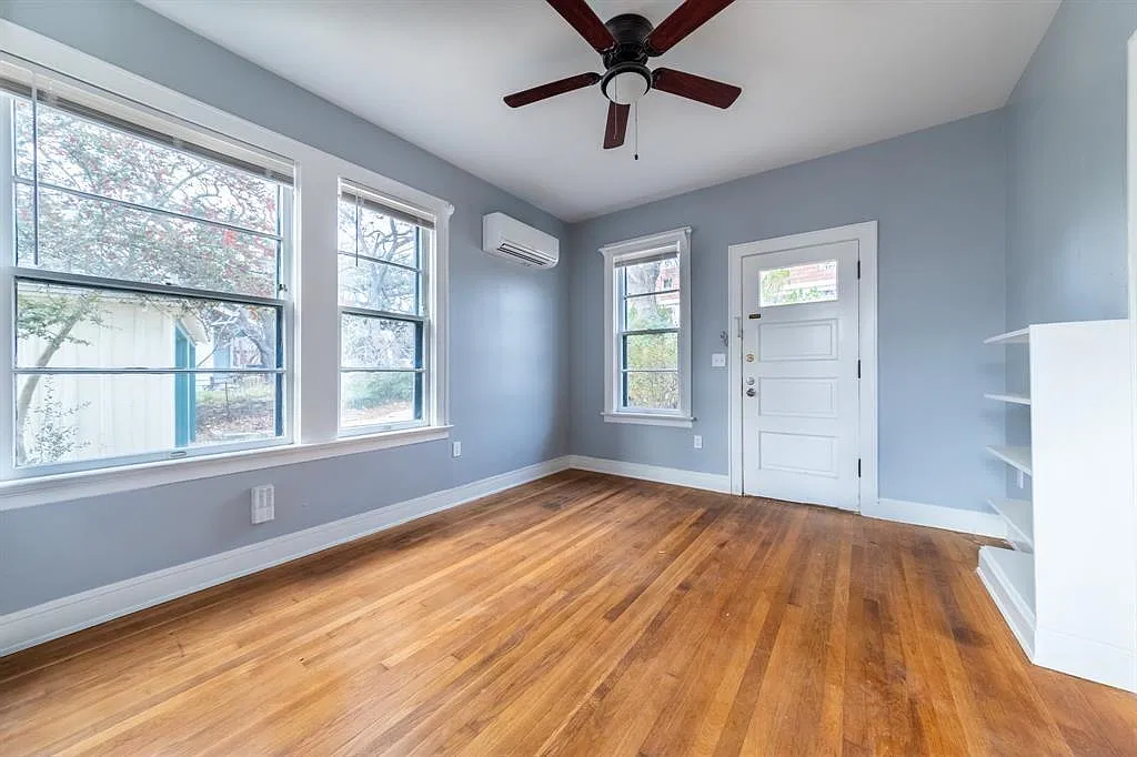3111 Grooms St — Photo 1