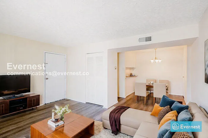 2241 Sedgwick St #F — Photo 1