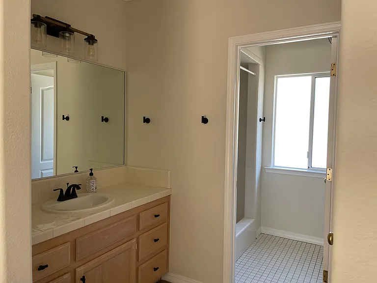 540 E Branch St — Photo 5