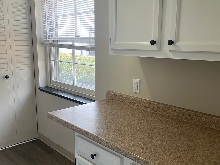 Michigan Street Apartment Homes — Photo 36